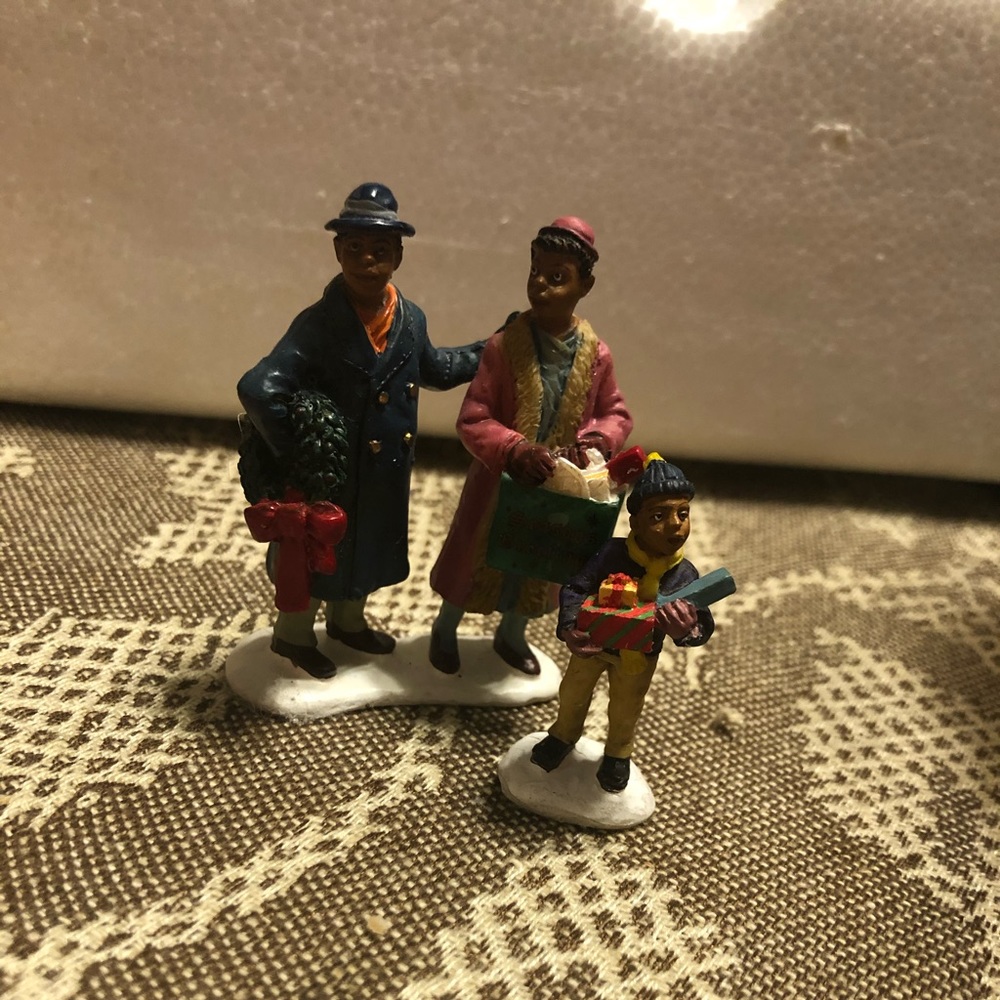 Lemax figures